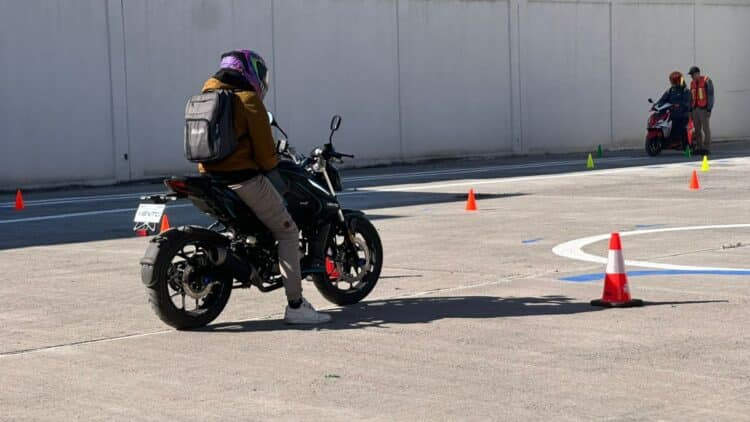 Buscas sacar tu licencia de moto en Edomex? La certificación oficial ya no es opcional